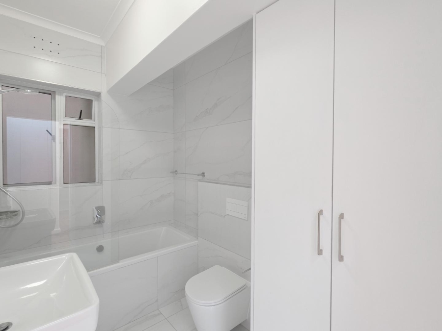 2 Bedroom Property for Sale in Sea Point Western Cape